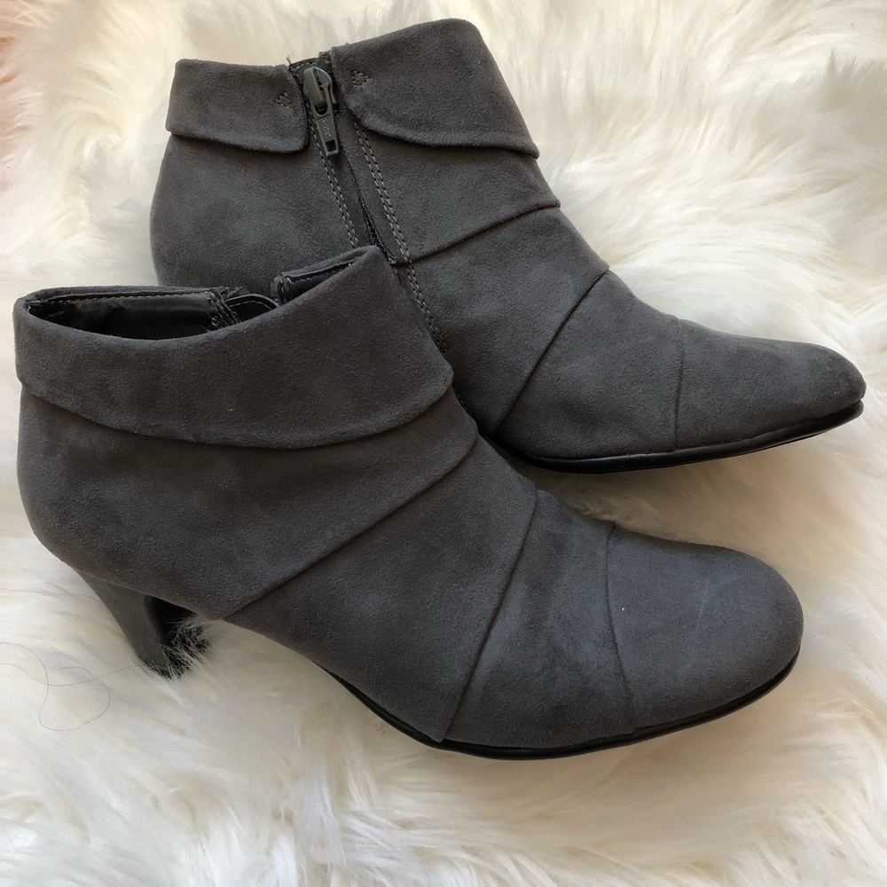 Aerosoles Gray Ankle Boot Women’s Size 7.5 EUC!